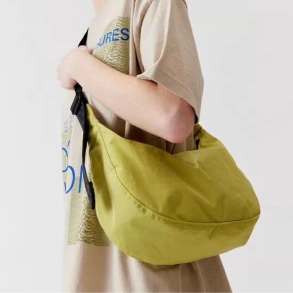 Baggu Medium Crescent Bag - Lemongrass - Picture 1 of 2
